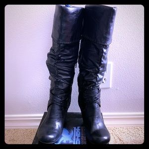 Black heeled boots